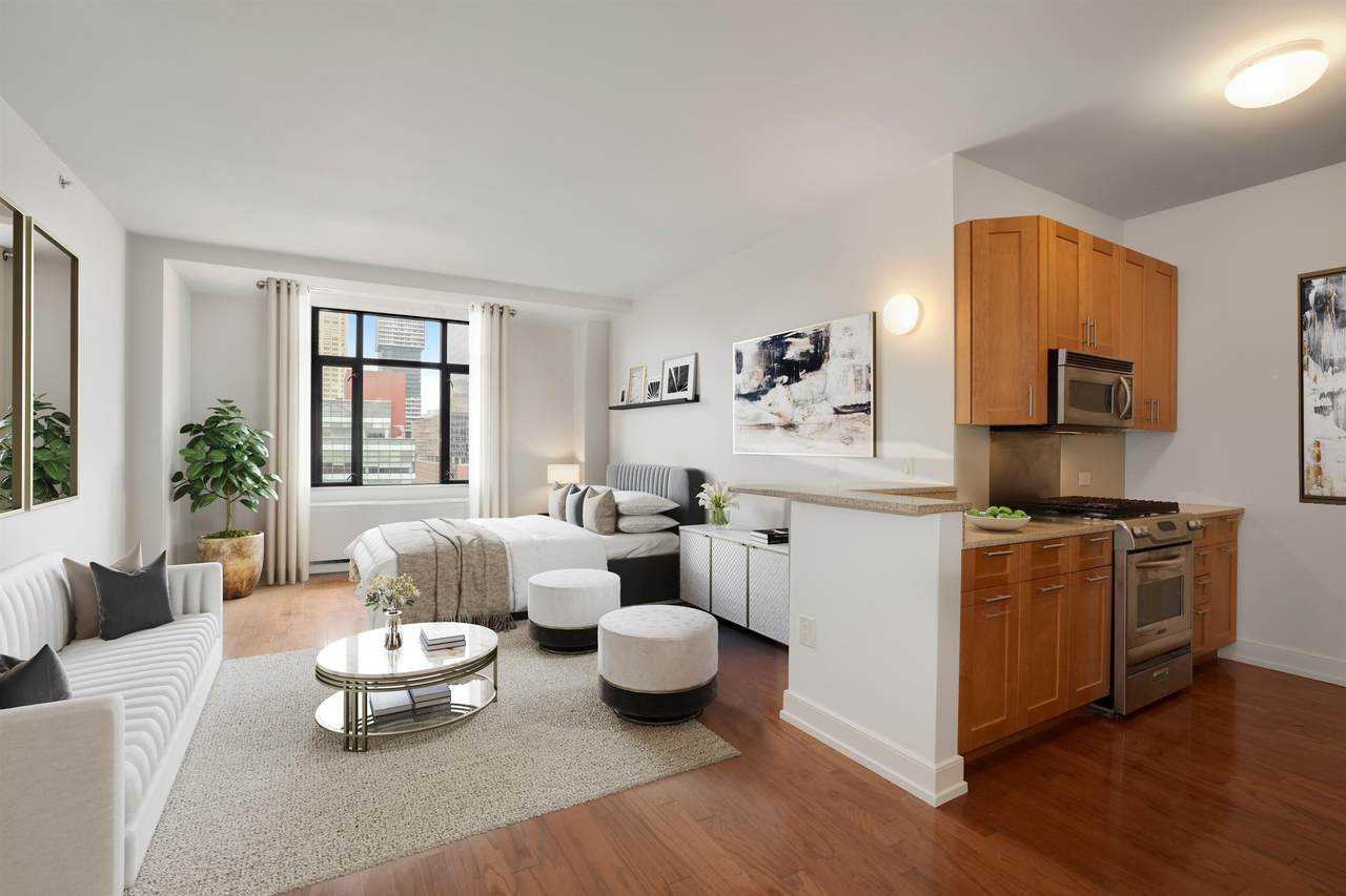 105 Greene St - Photo 1