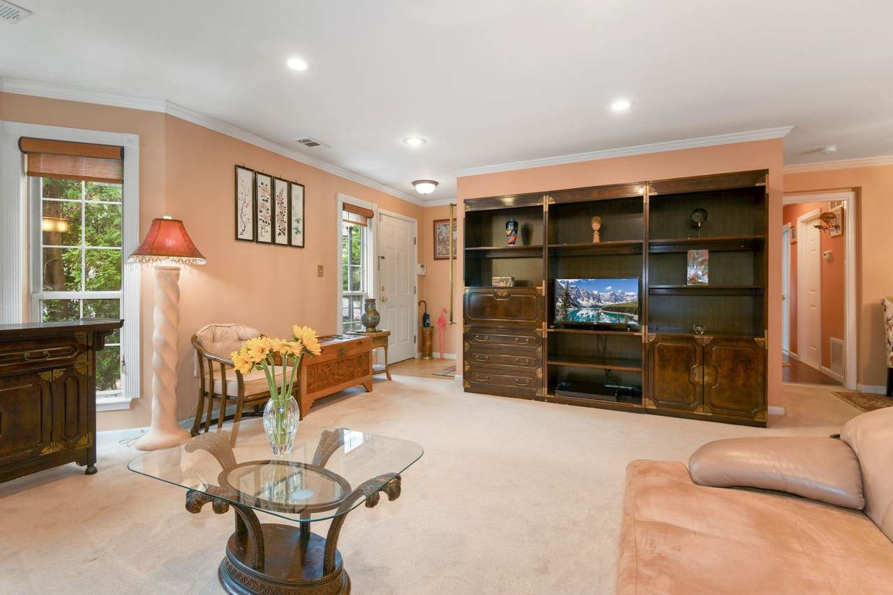 39 Cypress St - Photo 1