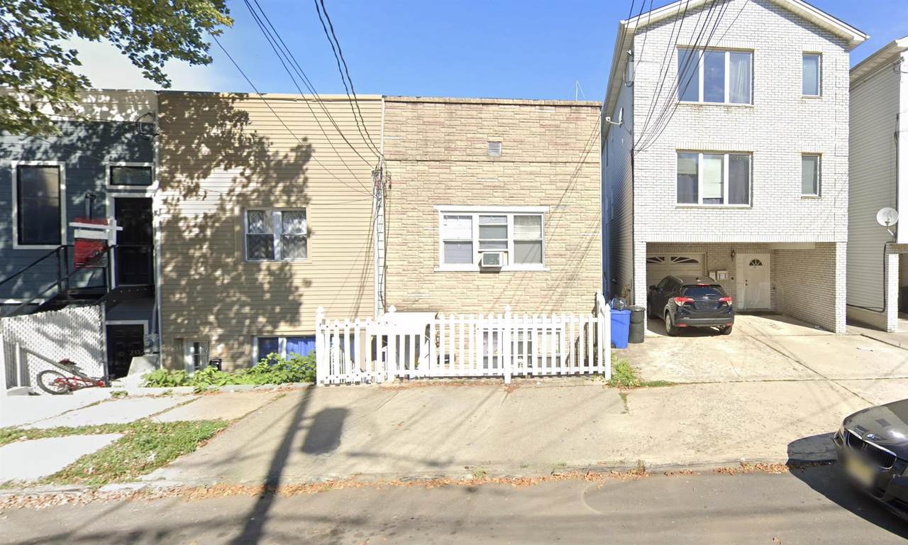 227 Terrace Ave - Photo 1