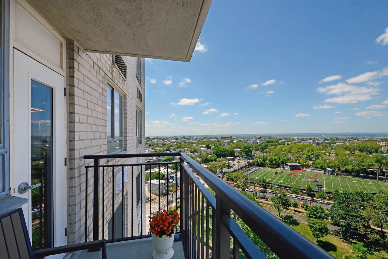 100 Manhattan Ave - Photo 1