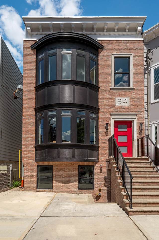 84 Ferry St - Photo 1