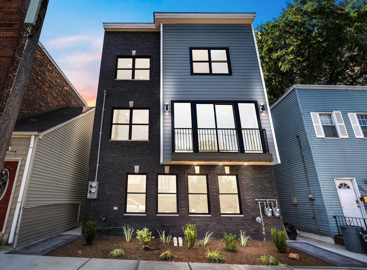 285 Lembeck Ave - Photo 1