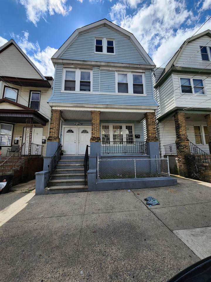 35 Dwight St - Photo 1