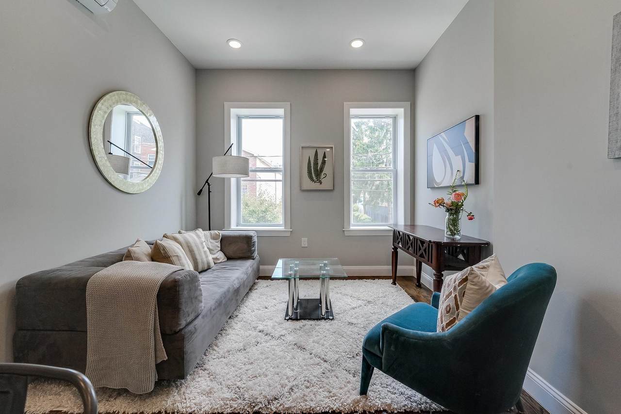 161 Pine St - Photo 1