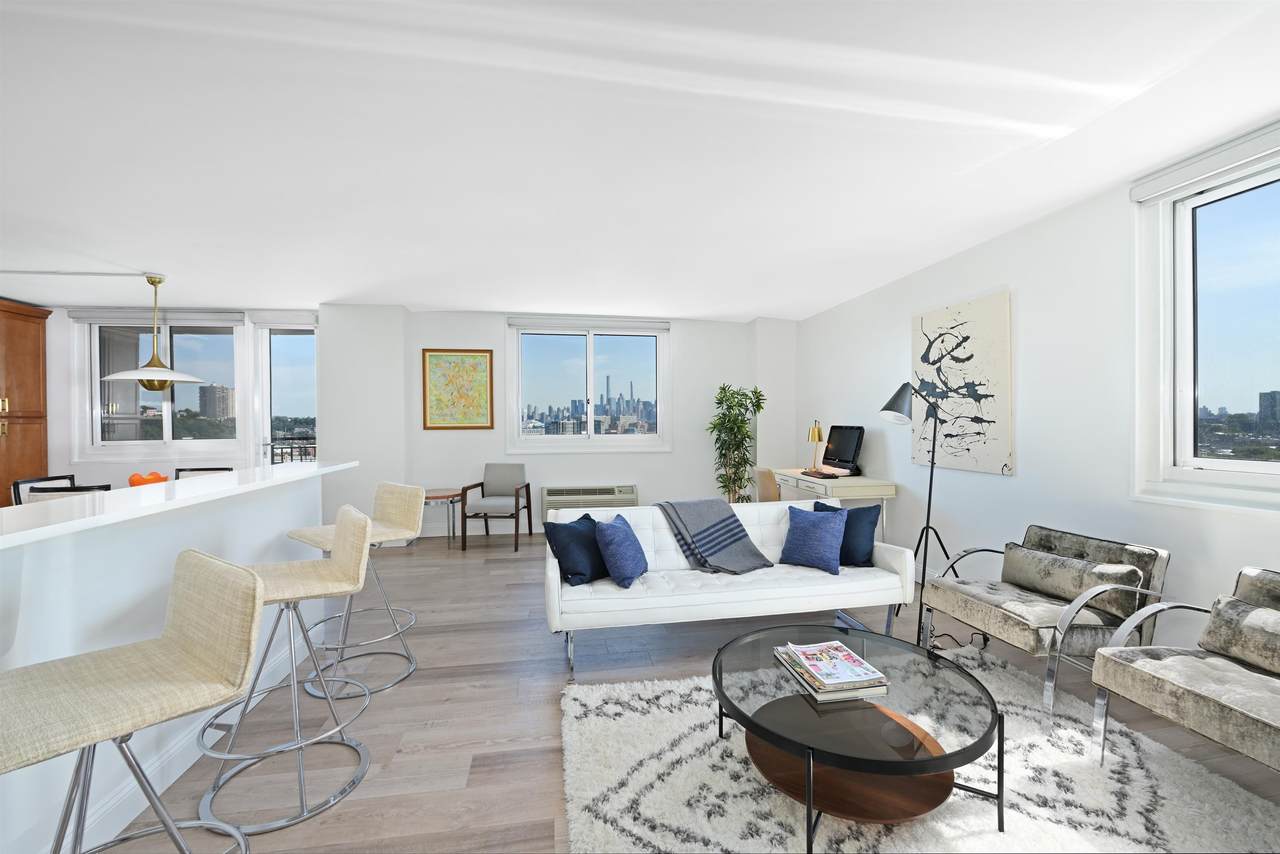 100 Manhattan Ave - Photo 1
