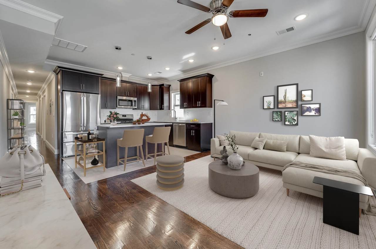 210 Cambridge Ave - Photo 1