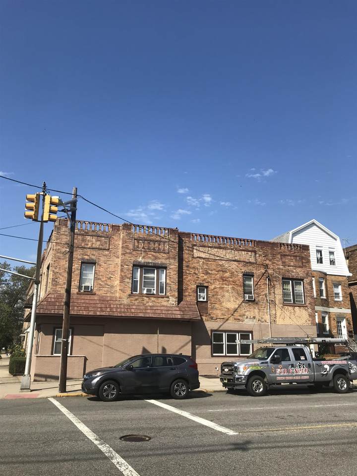 119 Avenue C - Photo 1