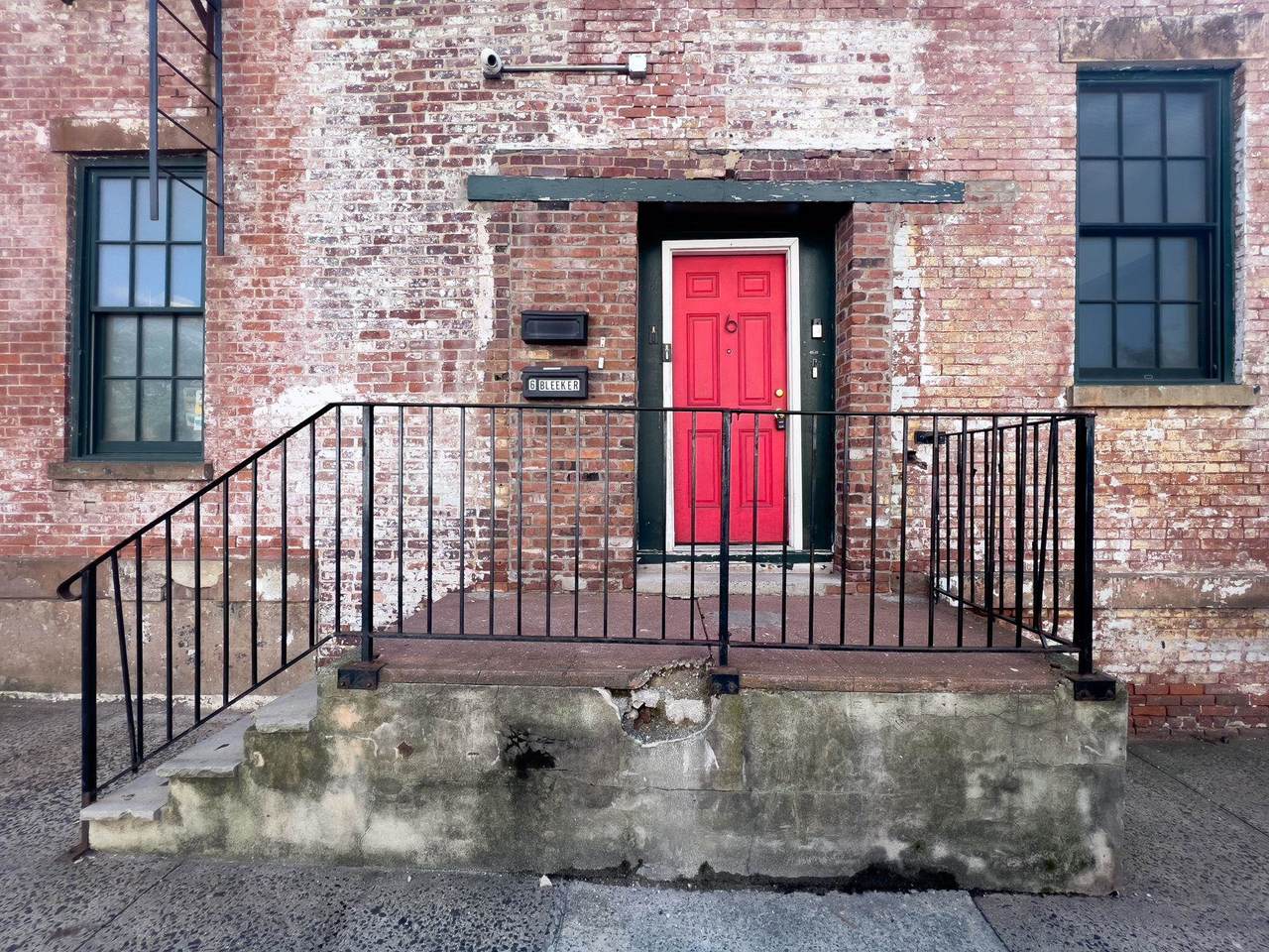 41 Halsey St - Photo 1