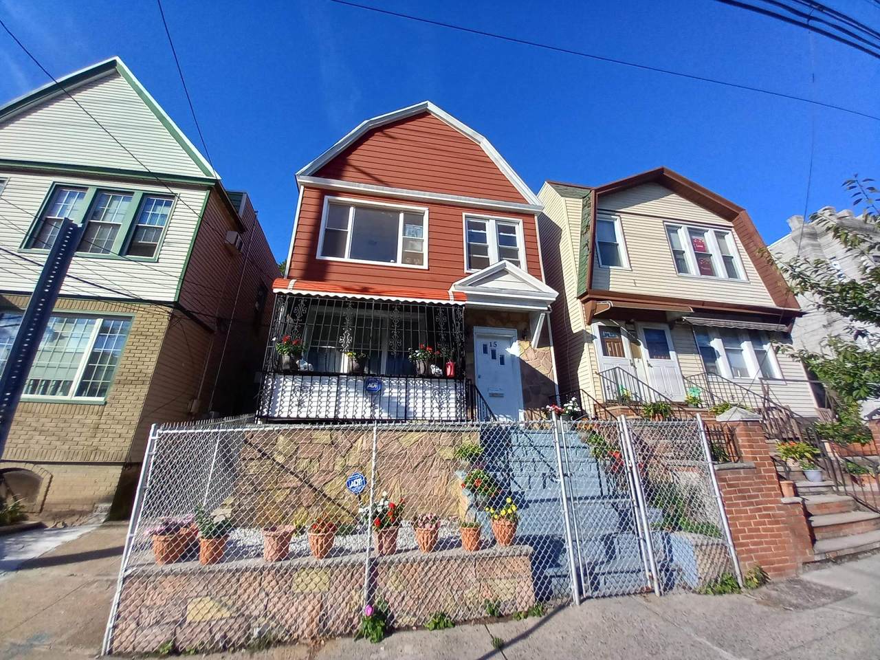 15 Bayview Ave - Photo 1