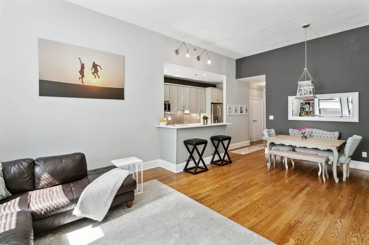 501 Adams St - Photo 1