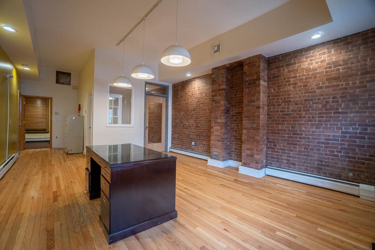 94 Bowers St - Photo 1