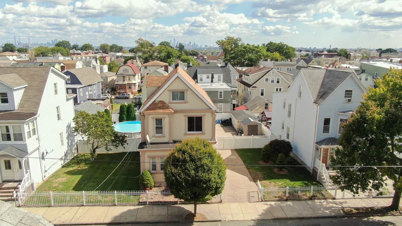 208-212 Brighton Ave - Photo 1