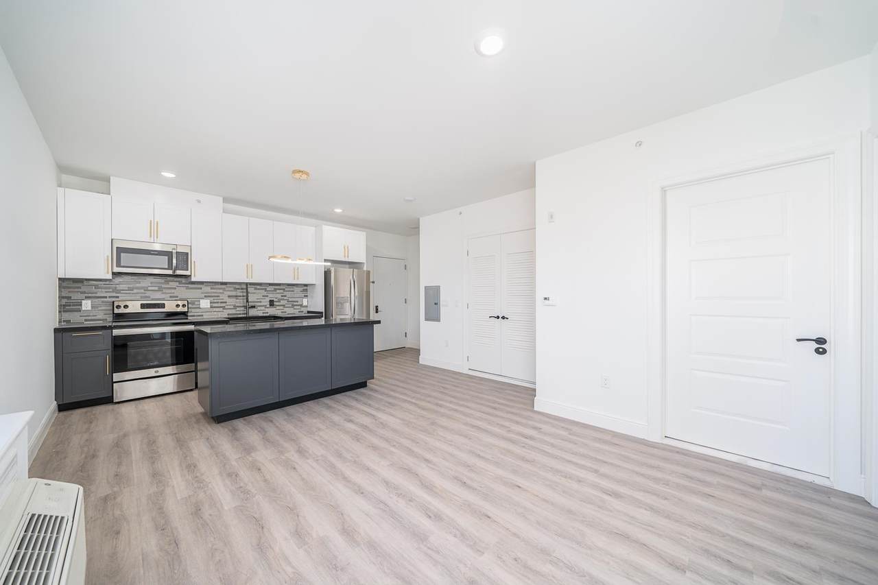 211 Baldwin Ave - Photo 1