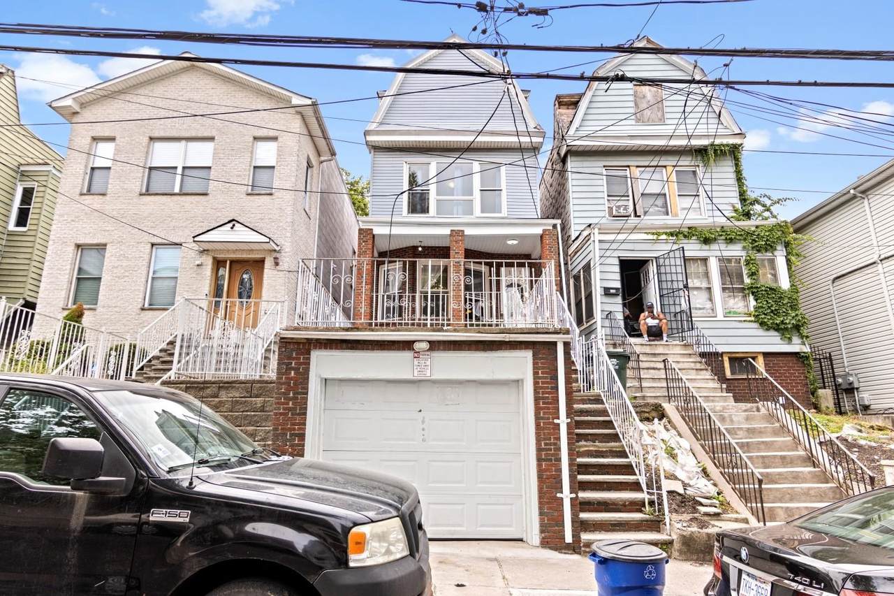 131 Randolph Ave - Photo 1
