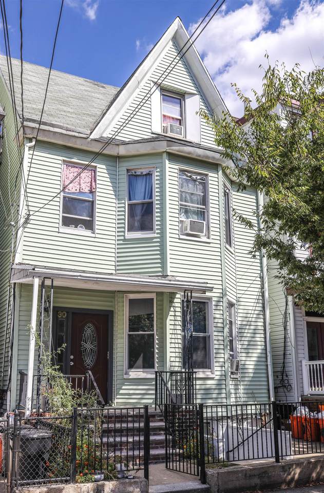 30 47TH ST - Photo 1