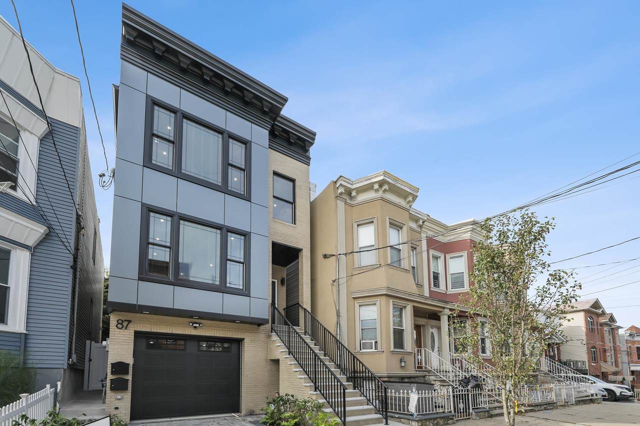 87 Leonard St - Photo 1