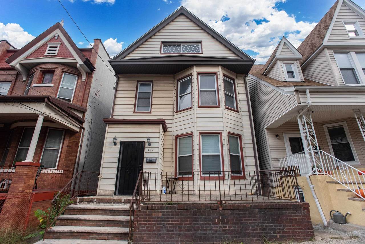 214 Jewett Ave - Photo 1