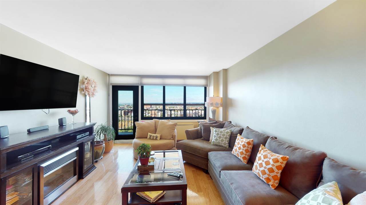 380 Mountain Rd - Photo 1