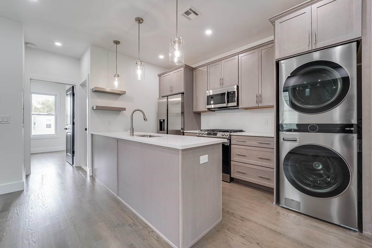 258 Sherman Ave - Photo 1