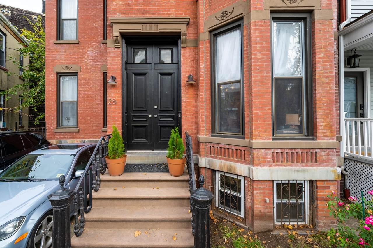 28 Howard Pl - Photo 1