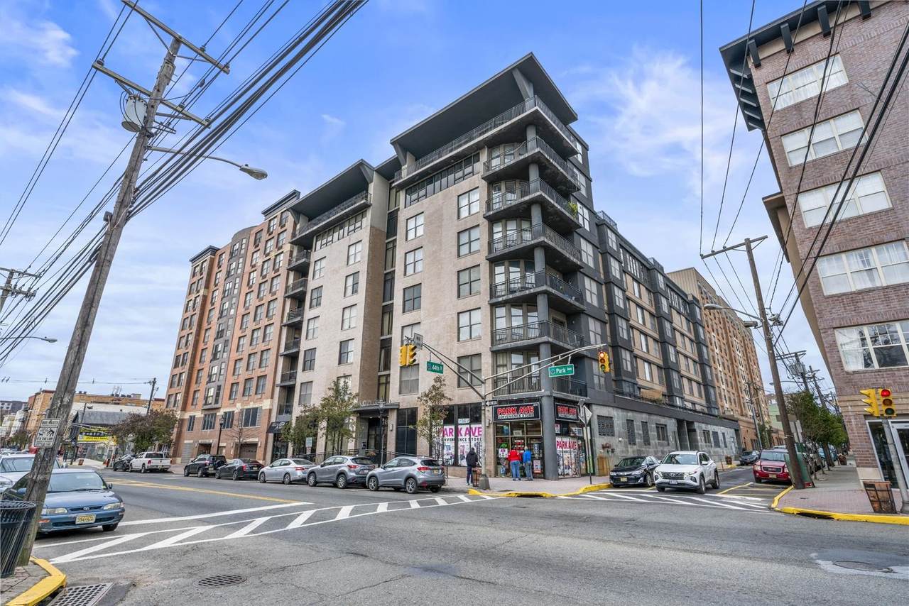 4315 Park Ave - Photo 1