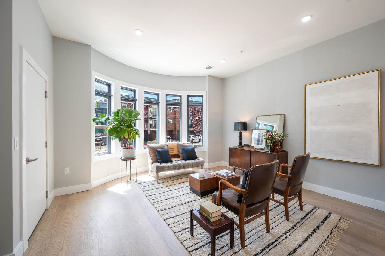 84 Ferry St - Photo 1