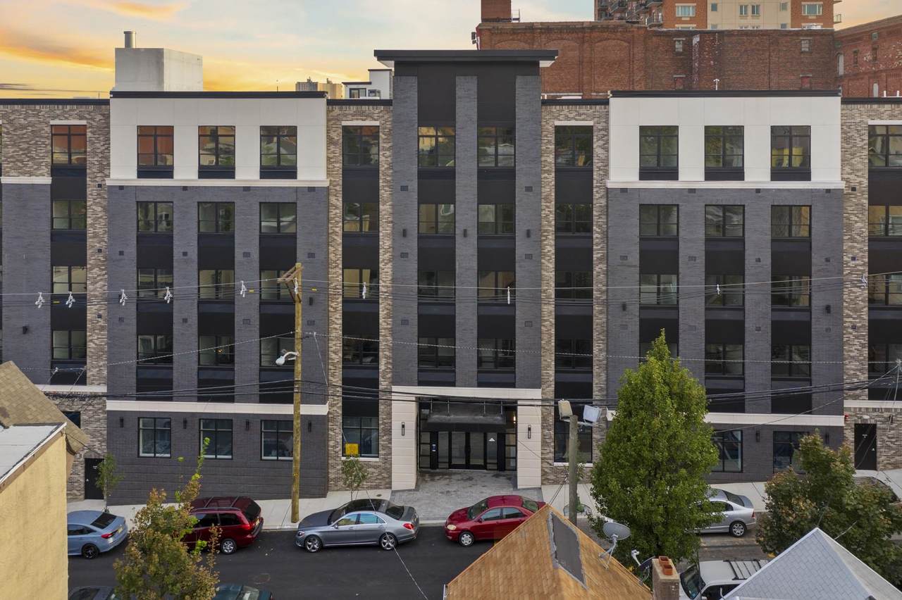 116 Peter St - Photo 1