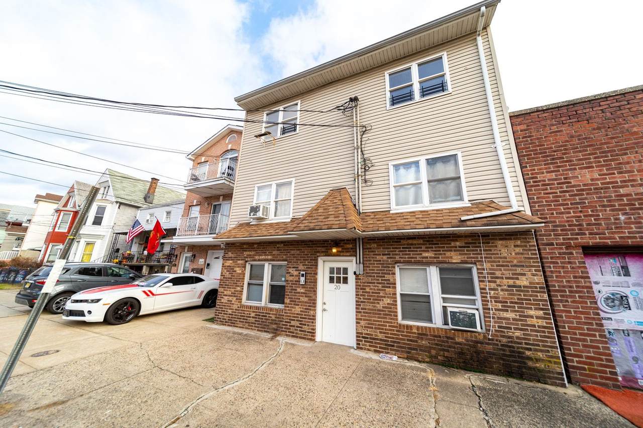 20 Rose Ave - Photo 1