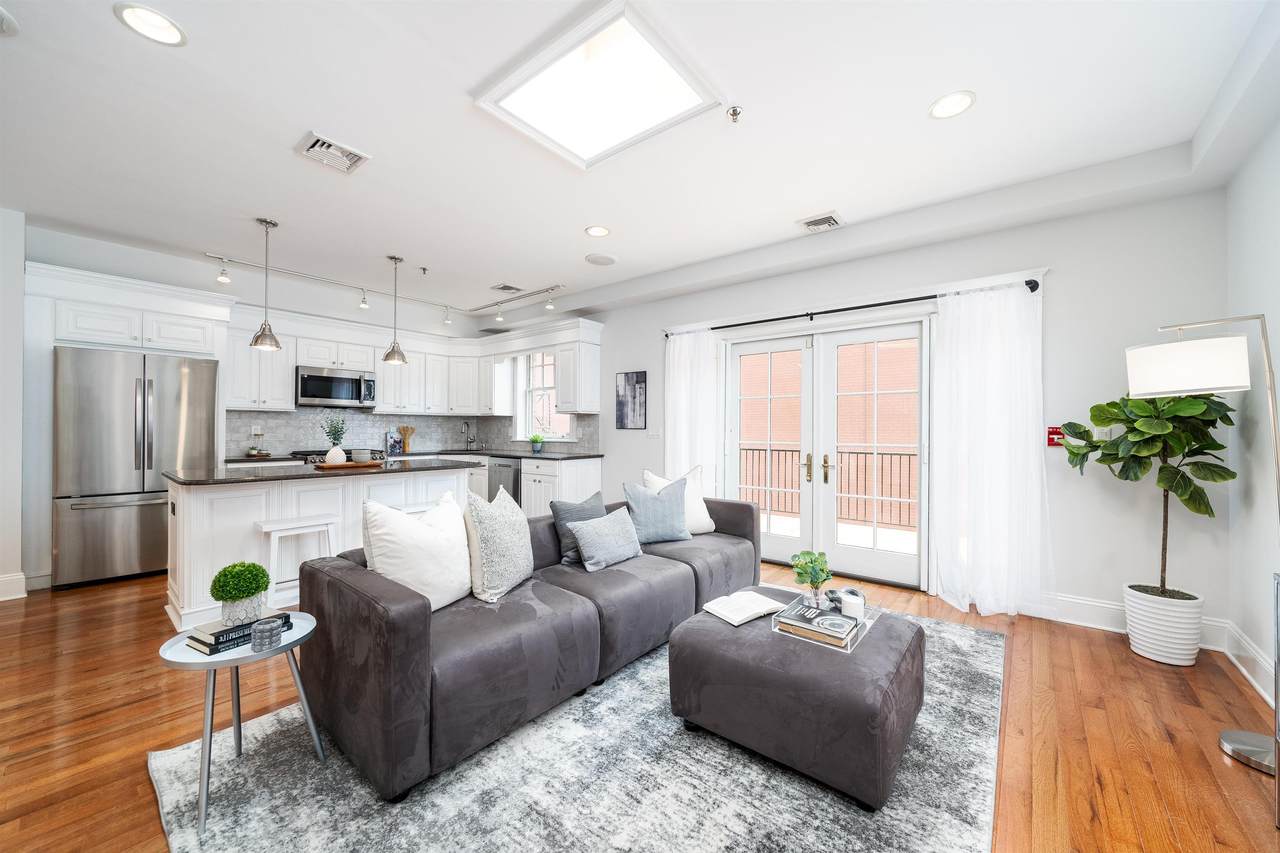 315 Grand St - Photo 1