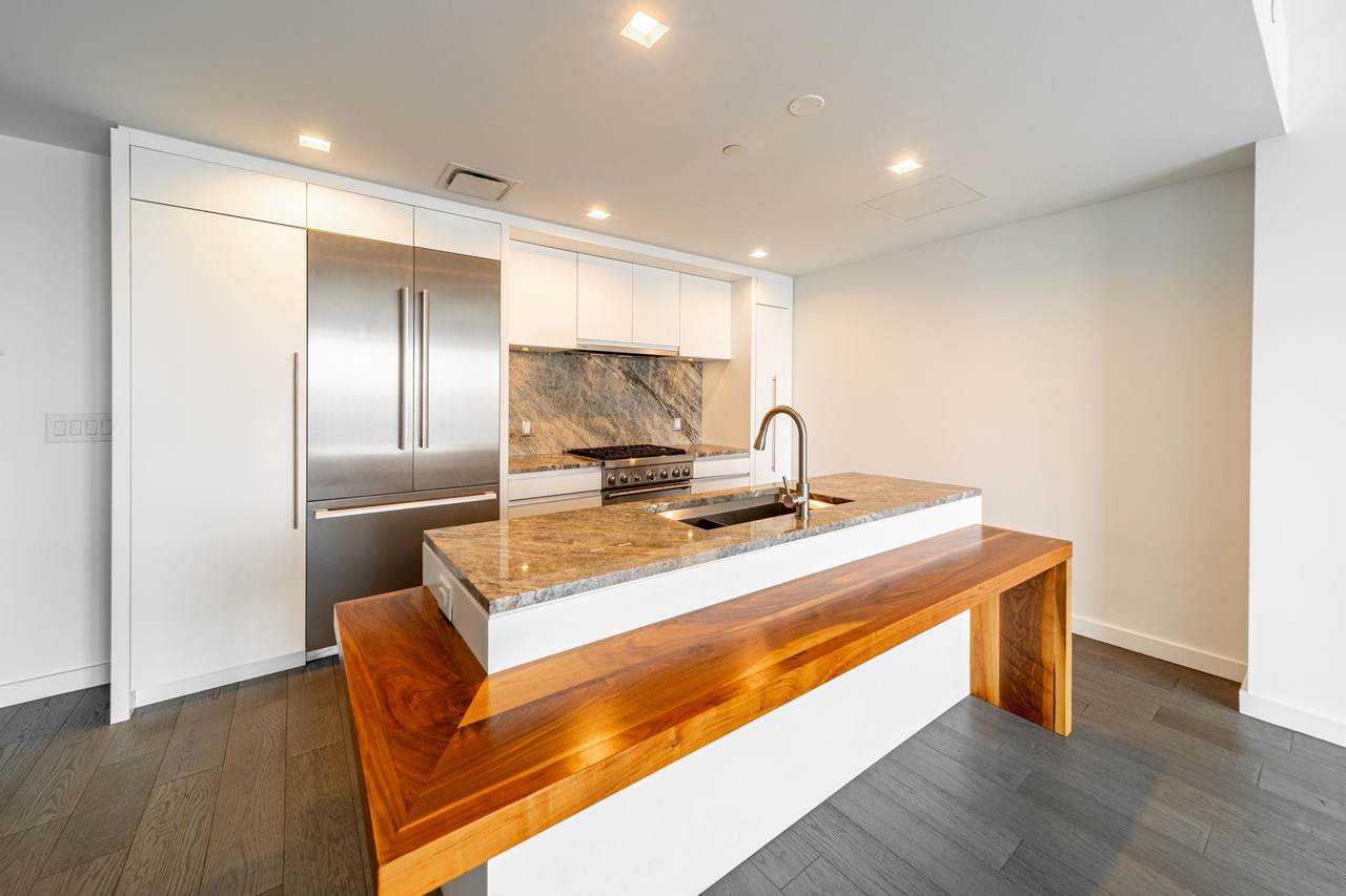 320 Adolphus Ave - Photo 1