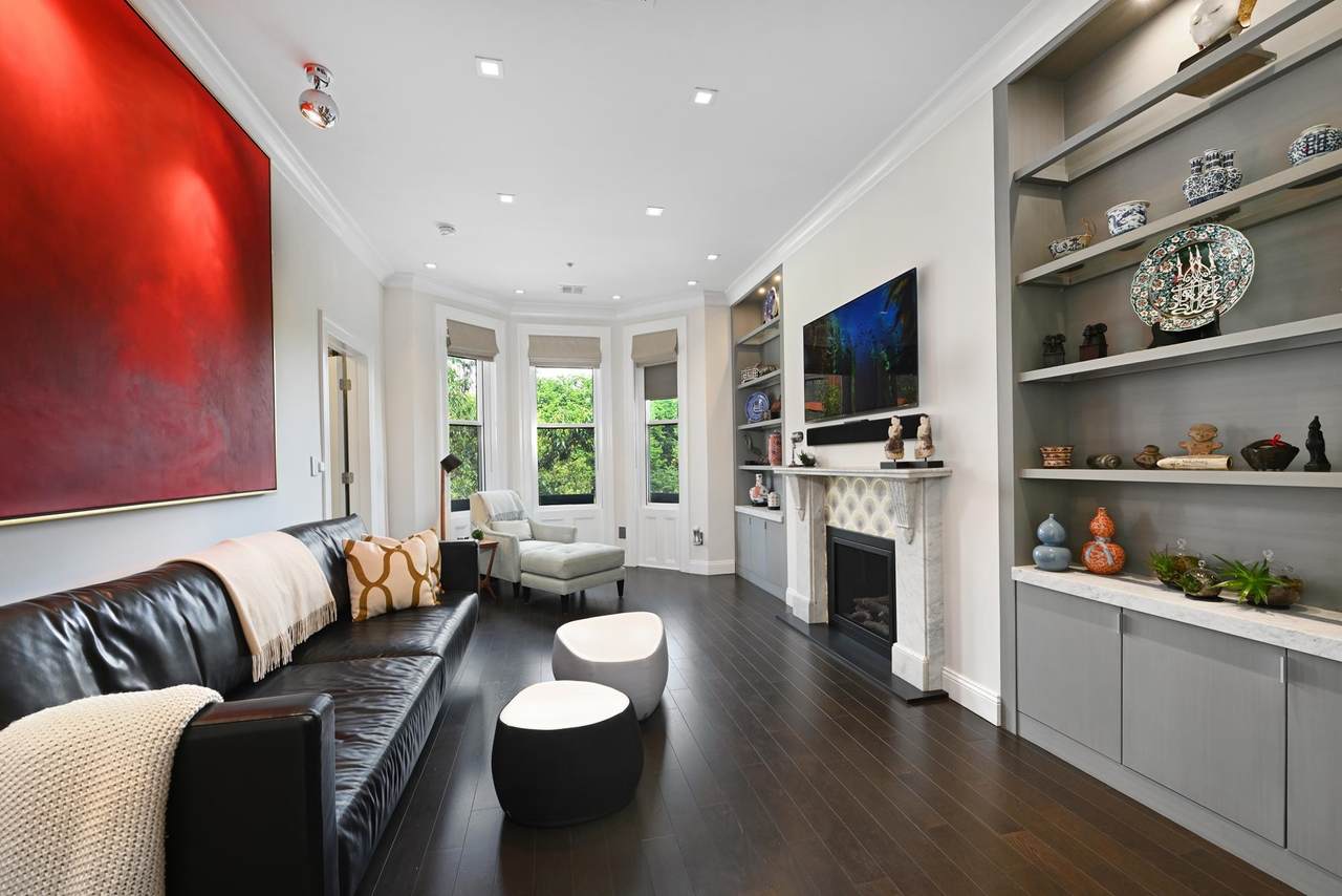 1022 Hudson St - Photo 1