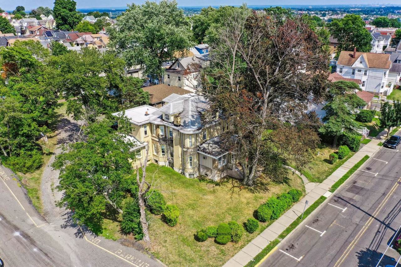 156 Brown Ave - Photo 1
