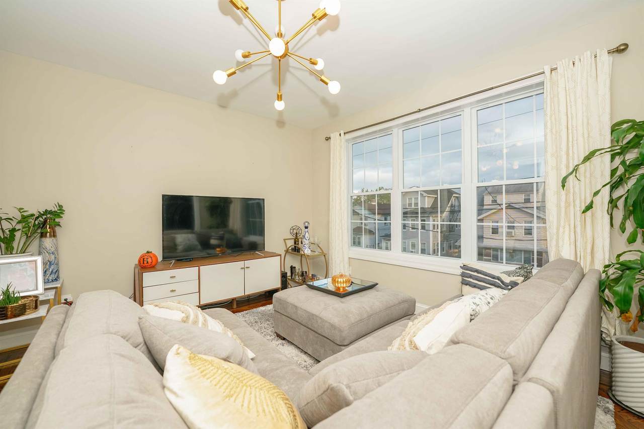 249 Beech St - Photo 1