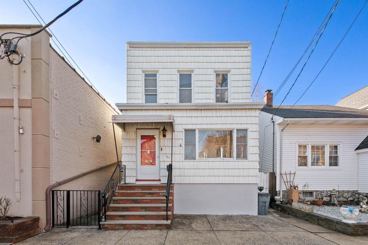 127 Centre Ave - Photo 1