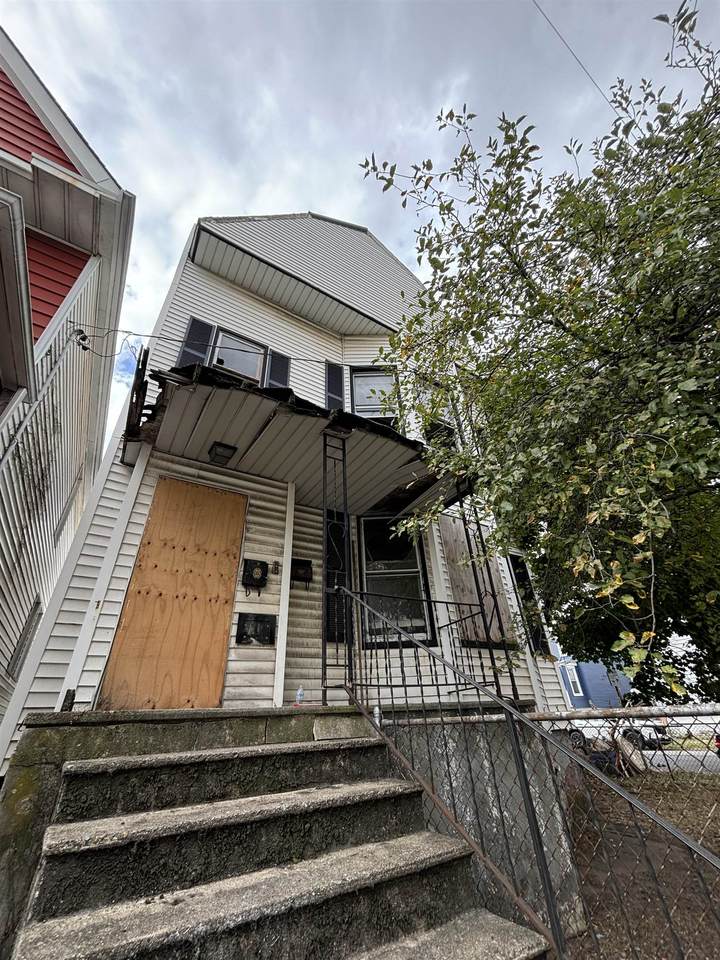 79 Warner Ave - Photo 1