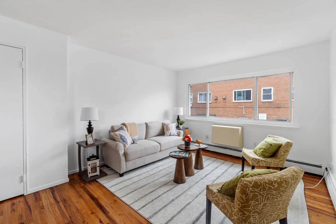 1471 68TH ST - Photo 1