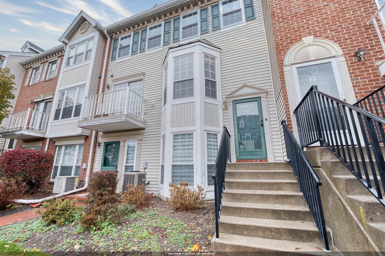 43 Walnut St - Photo 1