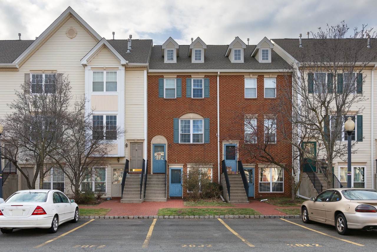 127 Cottonwood St - Photo 1