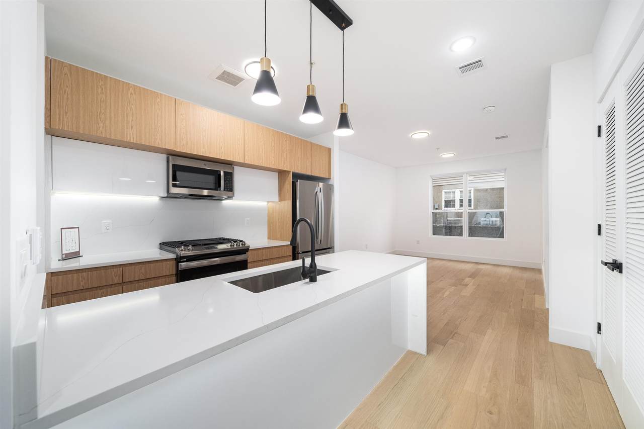 649 38TH ST - Photo 1