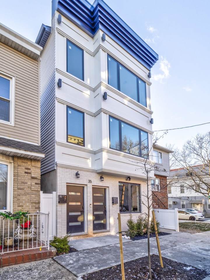 35 Paterson St - Photo 1