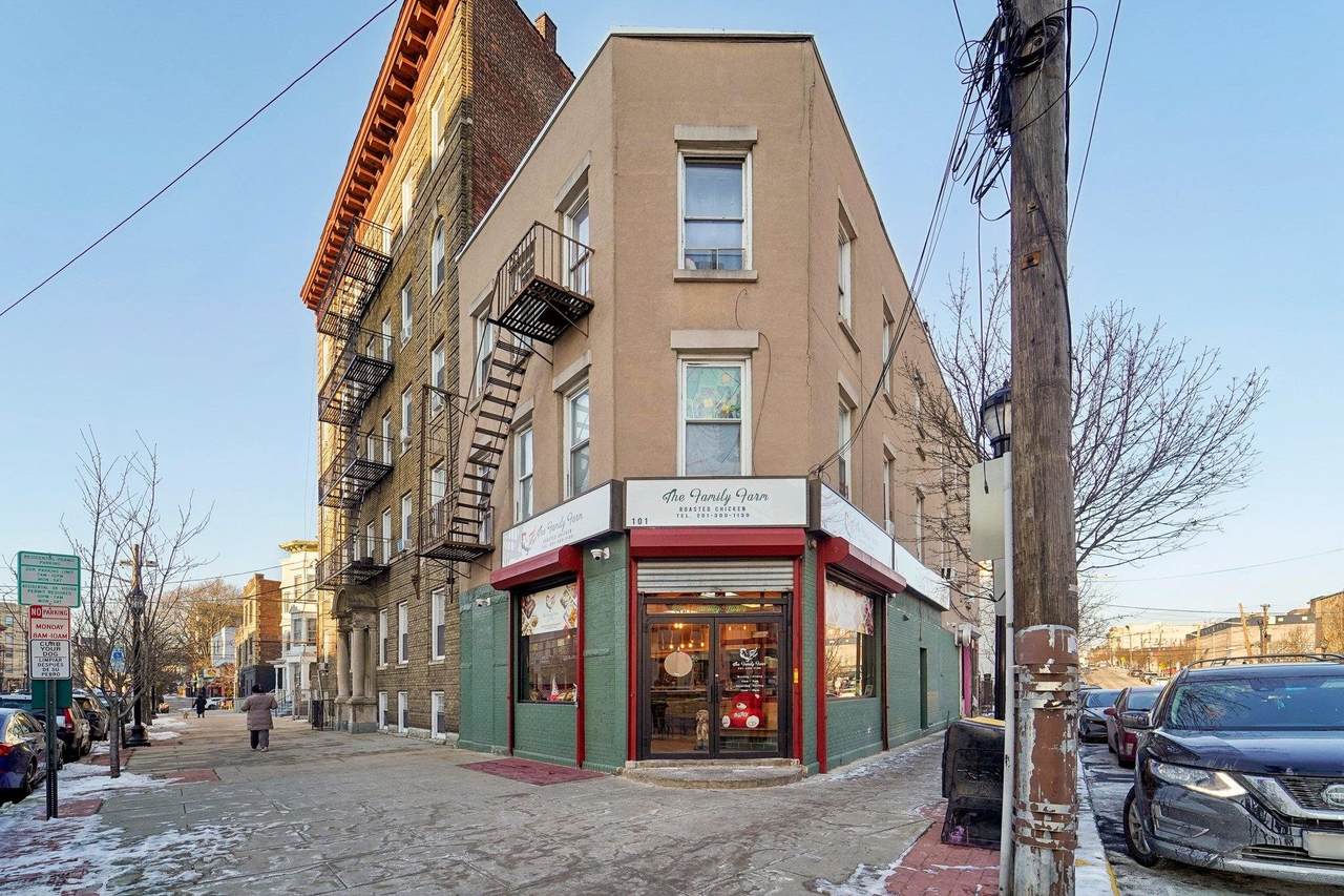 101 48TH ST - Photo 1