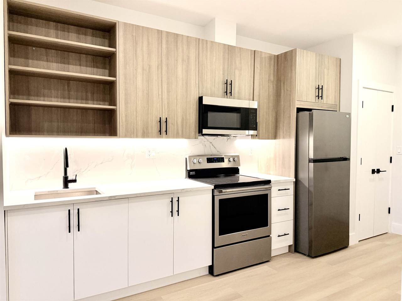 320 Forrest St - Photo 1