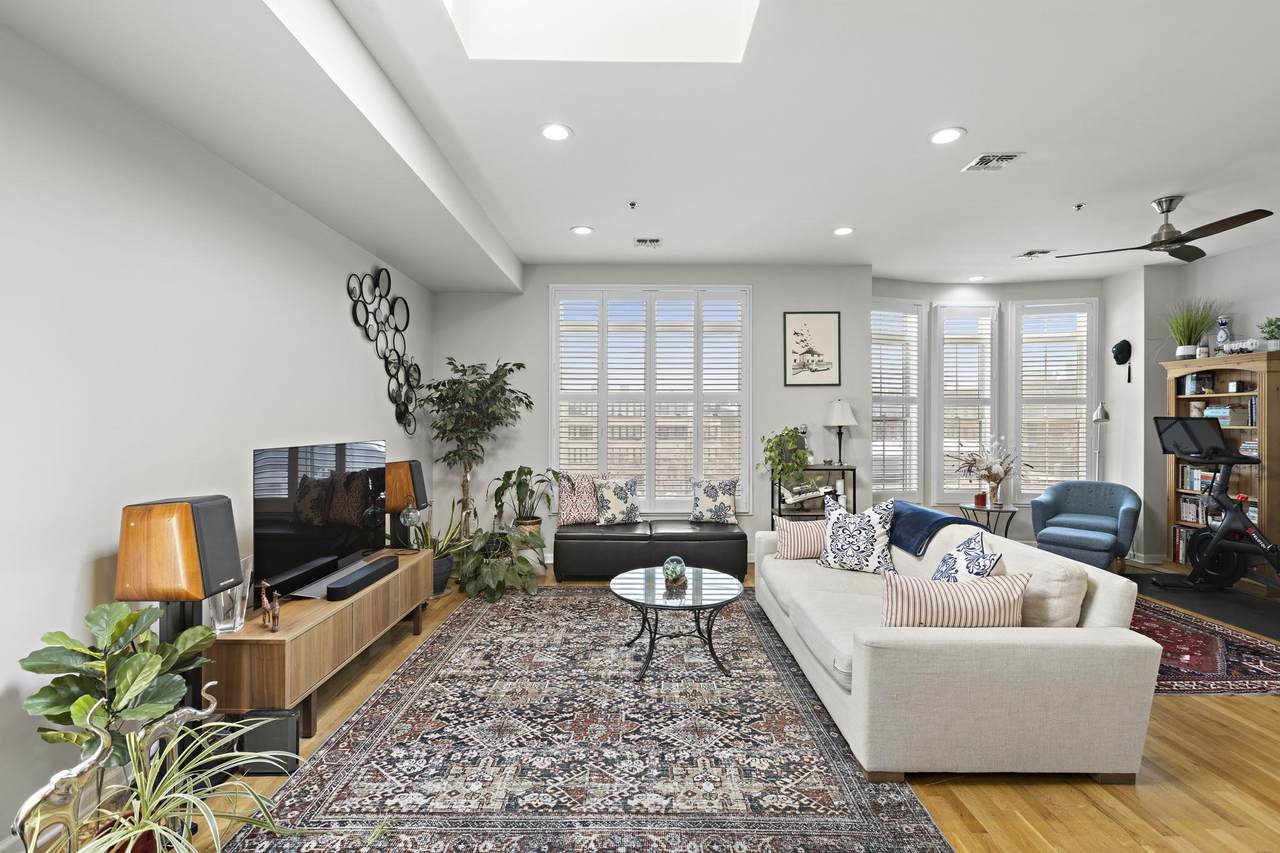 204 Jackson St - Photo 1