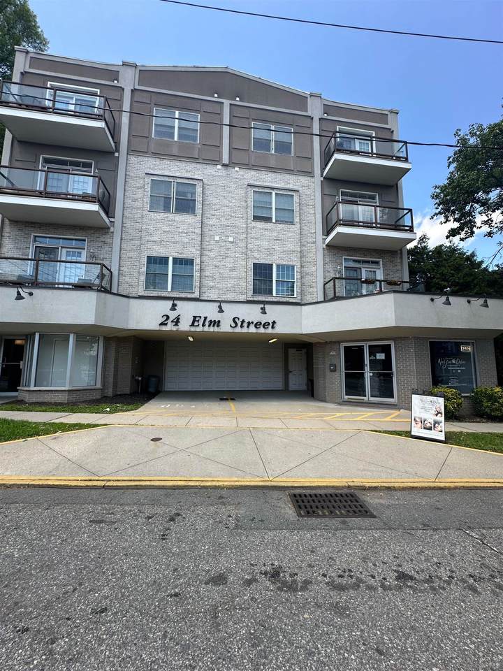 24 Elm St Montclair Ave - Photo 1