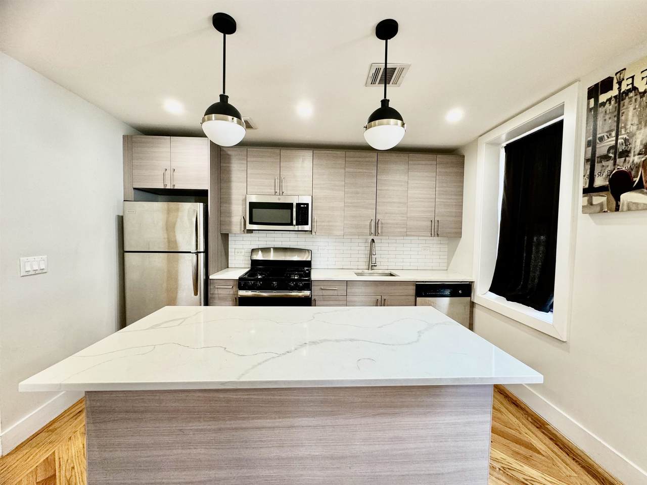440 Baldwin Ave - Photo 1