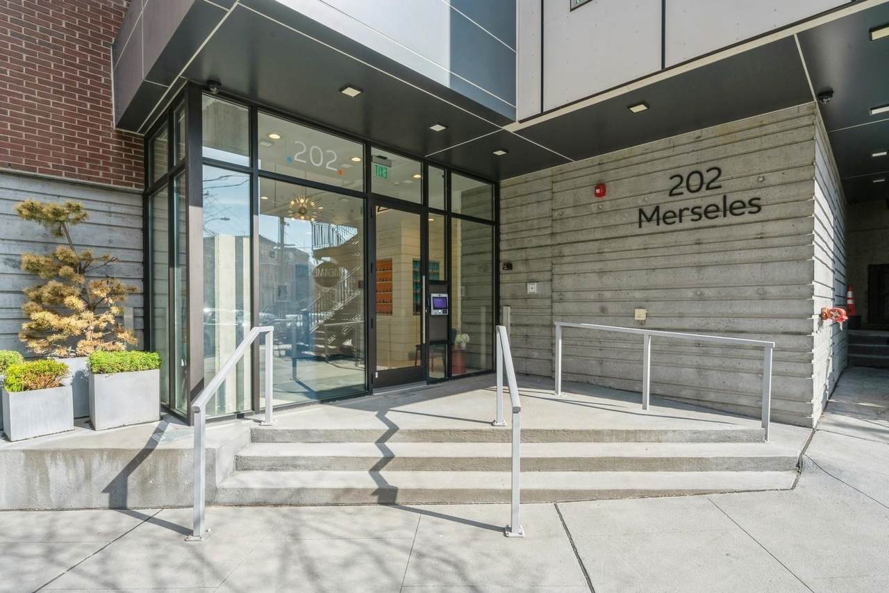 202 Merseles St - Photo 1
