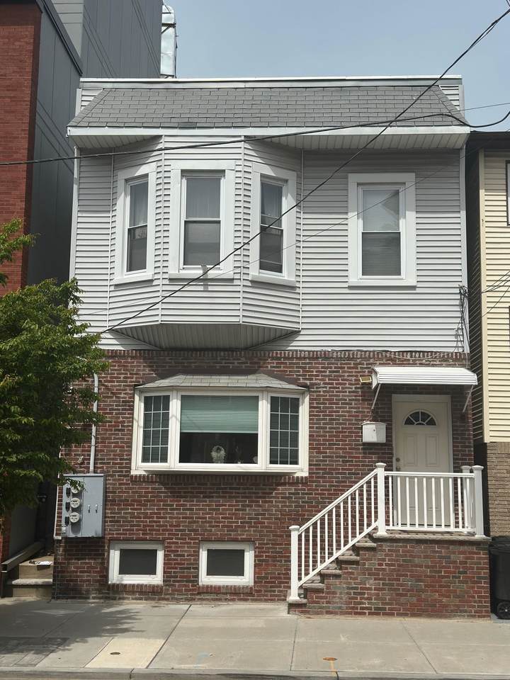 265 Cambridge Ave - Photo 1