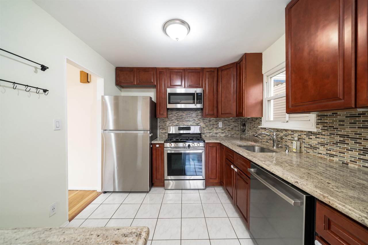 178 West 17Th St - Photo 1