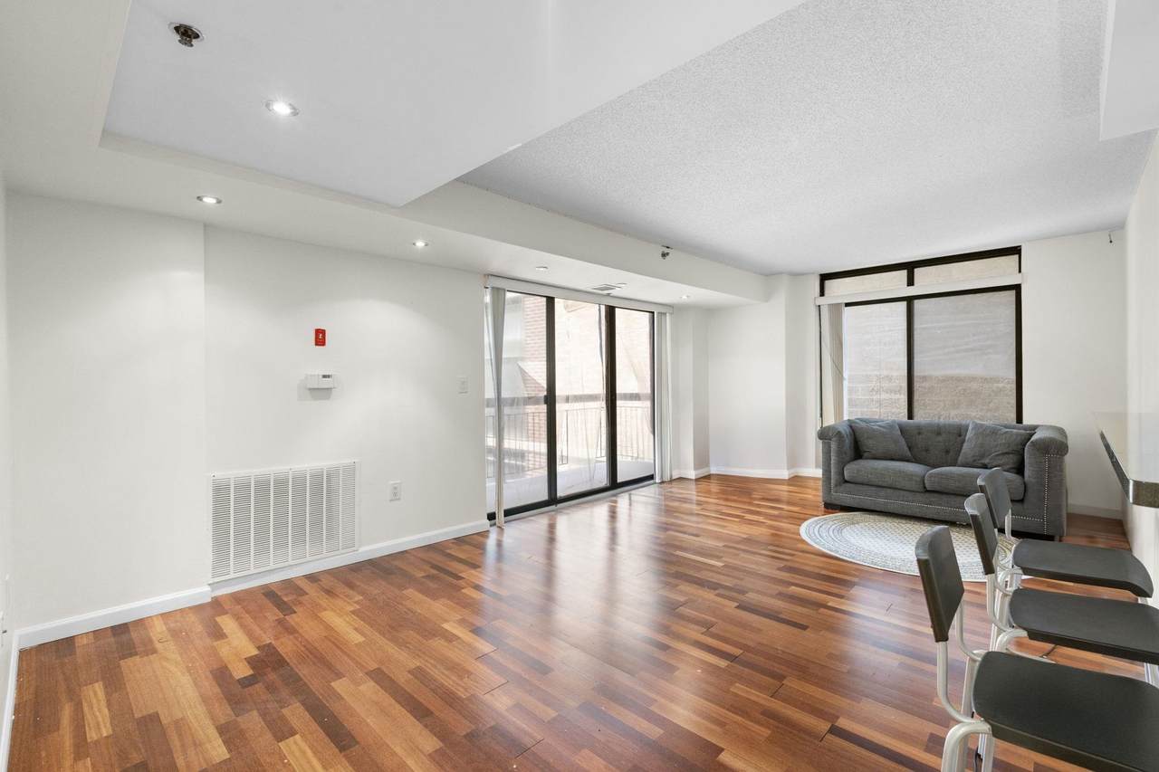 700 1ST ST - Photo 1