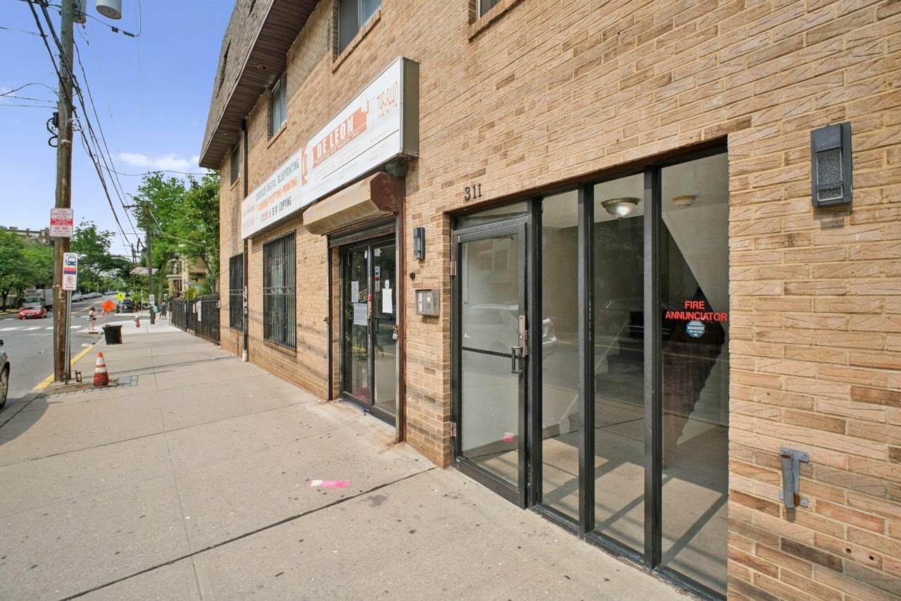 311 Palisade Ave - Photo 1